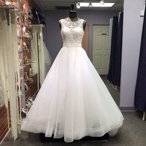 Victoria Soprano - Style 1615 - Size 10 - White